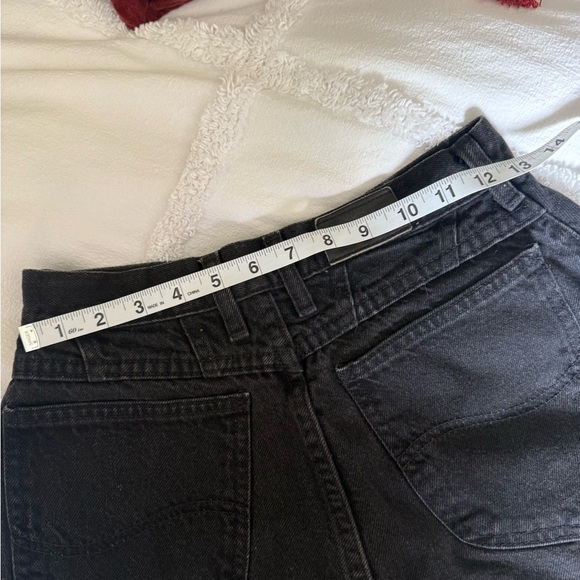 Vintage Lee Black Jean Shorts with Frayed Hem - Picture 4 of 6